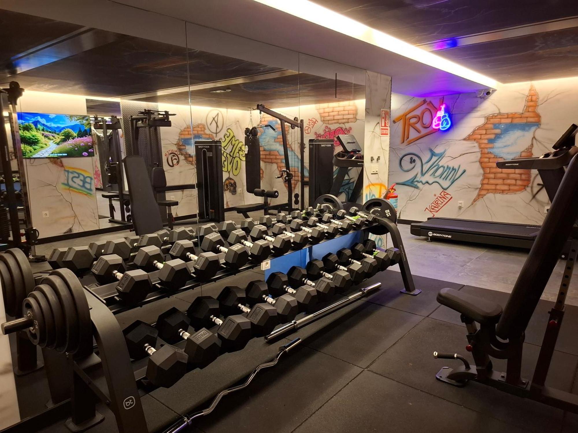 Apartamentos Turisticos Identia Sport León Exteriér fotografie